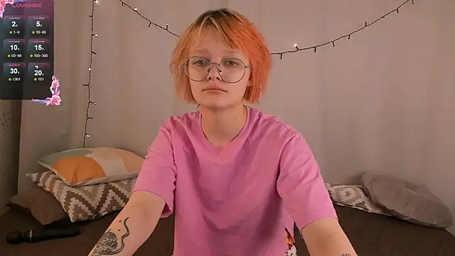 Snapshot of ohliva chatting on 12/26/24, 08:42 ohliva online show from 12/26/24, 08:42