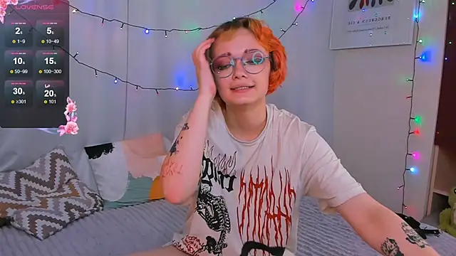 Snapshot of ohliva chatting on 01/11/25, 02:58 ohliva online show from 01/11/25, 02:58