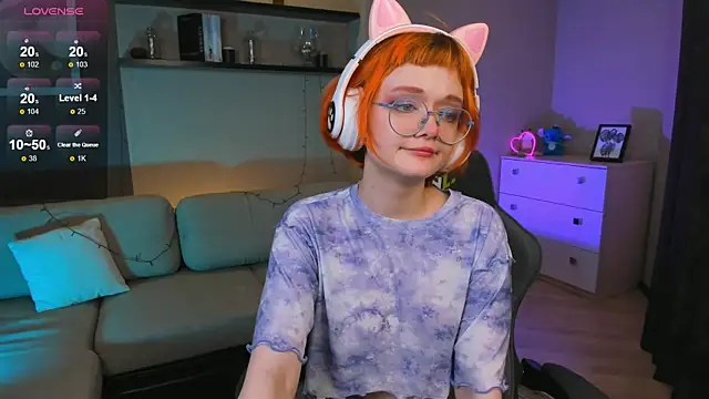 Snapshot of ohliva chatting on 03/17/25, 01:39 ohliva online show from 03/17/25, 01:39