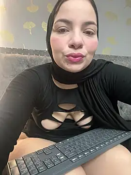 Layla kaderr online show from 05/21/26, 11:23
