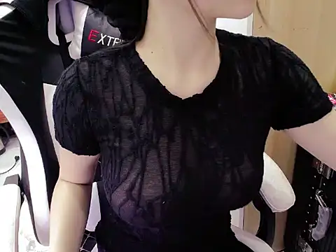 Snapshot of Lynk_Lee69 chatting on 03/22/25, 09:02 Lynk Lee69 online show from 03/22/25, 09:02