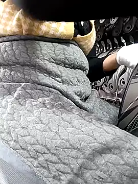 Snapshot of Pullet- chatting on 12/11/24, 05:00 Pullet- online show from 12/11/24, 05:00
