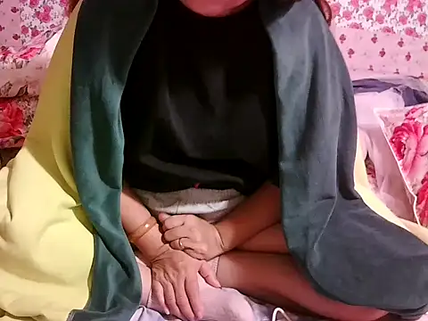 Snapshot of Pullet- chatting on 12/11/24, 10:49 Pullet- online show from 12/11/24, 10:49