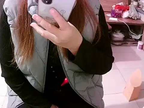 Snapshot of Pullet- chatting on 12/29/24, 11:08 Pullet- online show from 12/29/24, 11:08
