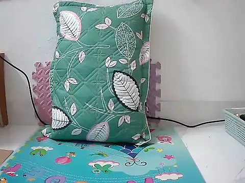 Snapshot of Pullet- chatting on 03/22/25, 03:31 Pullet- online show from 03/22/25, 03:31