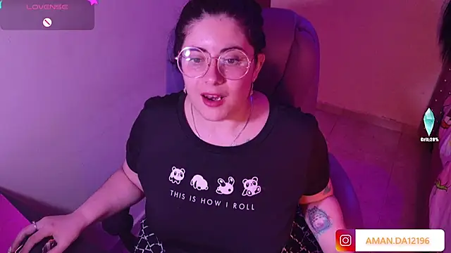 Snapshot of Azamy-12 chatting on 10/11/25, 06:34 Azamy-12 online show from 10/11/25, 06:34