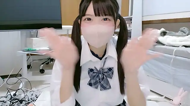 YUNOCHI nyanko online show from 10/13/25, 10:26