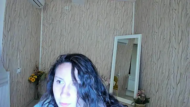 AishaRouhi online show from 01/11/25, 05:10