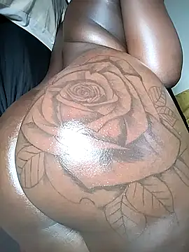 Hugemassivebootie online show from 02/08/25, 04:14