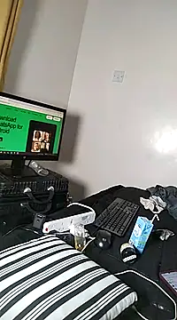 Hugemassivebootie online show from 02/12/25, 12:01