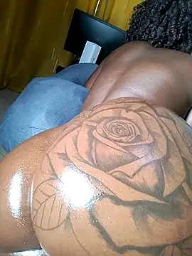 Snapshot of Hugemassivebootie chatting on 10/30/25, 05:31 Hugemassivebootie online show from 10/30/25, 05:31