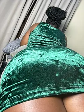 Hugemassivebootie online show from 07/22/26, 06:32