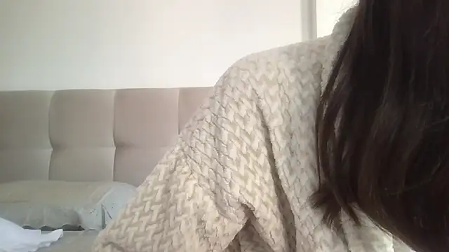 Snapshot of paolajonez chatting on 09/15/25, 06:52 paolajonez online show from 09/15/25, 06:52