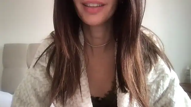 Snapshot of paolajonez chatting on 10/19/25, 11:22 paolajonez online show from 10/19/25, 11:22