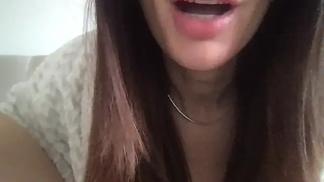 Snapshot of paolajonez chatting on 11/02/25, 02:08 paolajonez online show from 11/02/25, 02:08