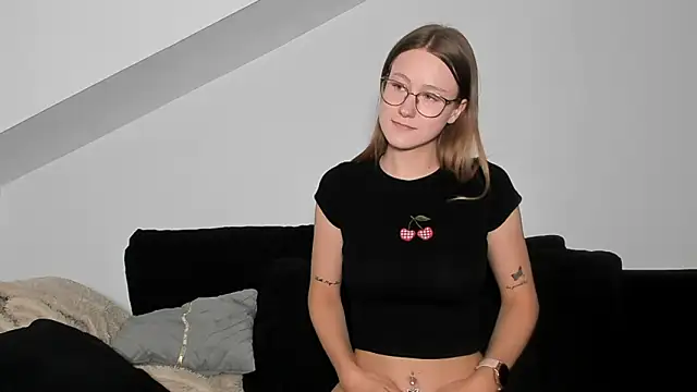 laurasommer online show from 05/19/26, 02:12