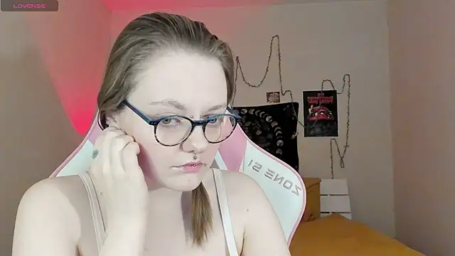 Snapshot of BebKonie chatting on 01/07/25, 03:54 BebKonie online show from 01/07/25, 03:54