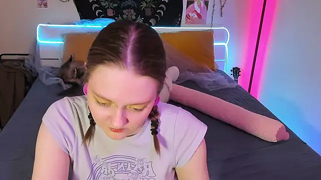 Snapshot of BebKonie chatting on 02/13/25, 10:00 BebKonie online show from 02/13/25, 10:00