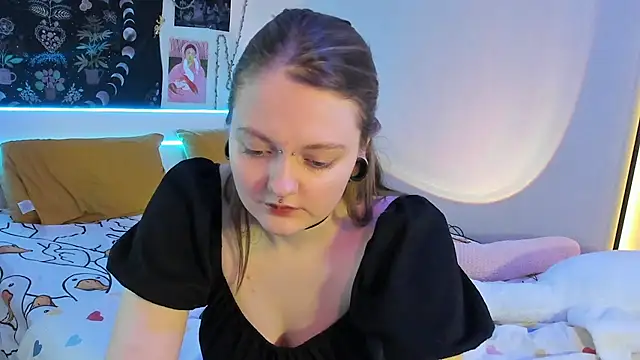 Snapshot of BebKonie chatting on 03/21/25, 04:18 BebKonie online show from 03/21/25, 04:18