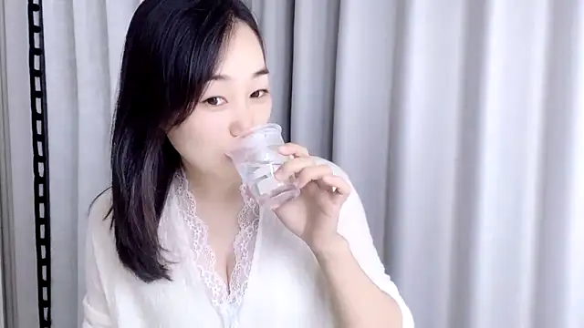 cloud8822 online show from 10/08/25, 02:25