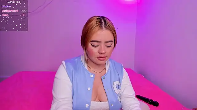 isabella arias1 online show from 01/07/25, 07:31