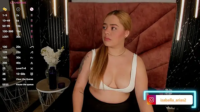 isabella arias1 online show from 02/17/25, 04:09