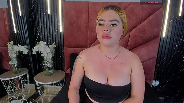 isabella arias1 online show from 03/17/25, 03:47