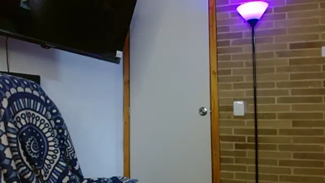 Snapshot of helenacyruss chatting on 11/24/25, 07:35 helenacyruss online show from 11/24/25, 07:35