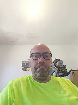 Snapshot of veryverybigdick45 chatting on 05/25/26, 10:10 veryverybigdick45 online show from 05/25/26, 10:10
