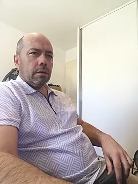 Snapshot of veryverybigdick45 chatting on 05/26/26, 10:22 veryverybigdick45 online show from 05/26/26, 10:22
