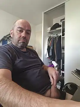 Snapshot of veryverybigdick45 chatting on 06/03/26, 08:28 veryverybigdick45 online show from 06/03/26, 08:28
