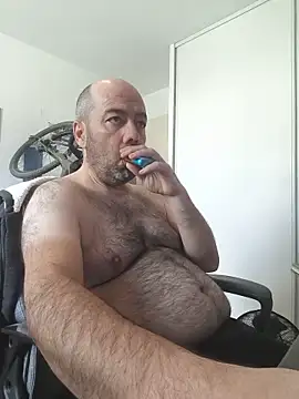 Snapshot of veryverybigdick45 chatting on 06/05/26, 09:26 veryverybigdick45 online show from 06/05/26, 09:26