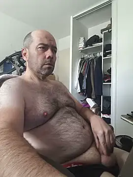 Snapshot of veryverybigdick45 chatting on 06/09/26, 10:05 veryverybigdick45 online show from 06/09/26, 10:05