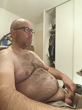 Snapshot of veryverybigdick45 chatting on 06/09/26, 10:10 veryverybigdick45 online show from 06/09/26, 10:10