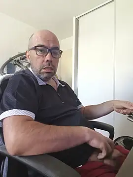 Snapshot of veryverybigdick45 chatting on 06/11/26, 09:40 veryverybigdick45 online show from 06/11/26, 09:40