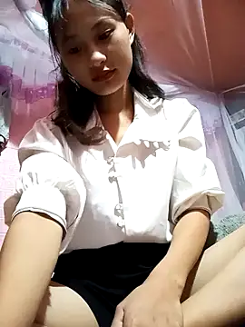 trieungoclnt online show from 10/21/25, 04:24