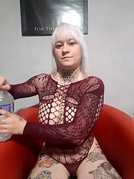 Snapshot of poussichienne chatting on 09/14/25, 08:46 poussichienne online show from 09/14/25, 08:46