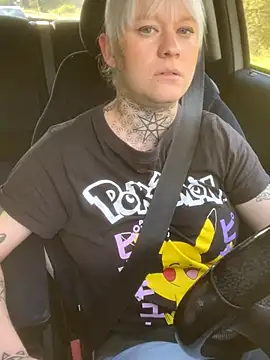 Snapshot of poussichienne chatting on 10/08/25, 10:24 poussichienne online show from 10/08/25, 10:24