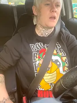 Snapshot of poussichienne chatting on 10/09/25, 10:46 poussichienne online show from 10/09/25, 10:46