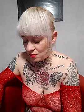 Snapshot of poussichienne chatting on 10/23/25, 02:05 poussichienne online show from 10/23/25, 02:05