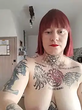 poussichienne online show from 06/17/26, 04:08