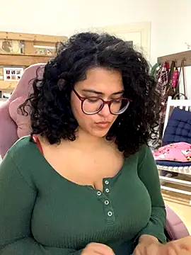 Curvydesifromgermany online show from 11/11/25, 02:39