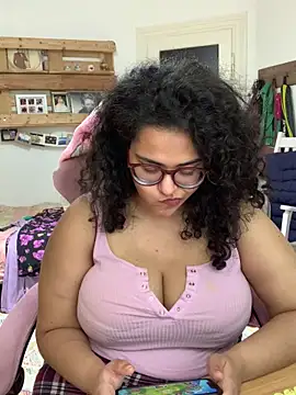 Curvydesifromgermany online show from 06/09/26, 02:28