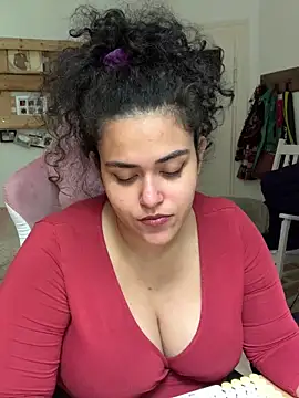 Curvydesifromgermany online show from 06/10/26, 01:10