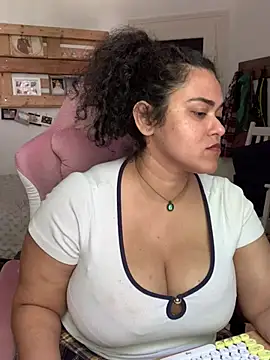 Curvydesifromgermany online show from 07/10/26, 12:52