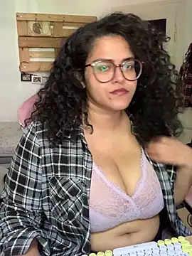 Curvydesifromgermany online show from 07/29/26, 01:53