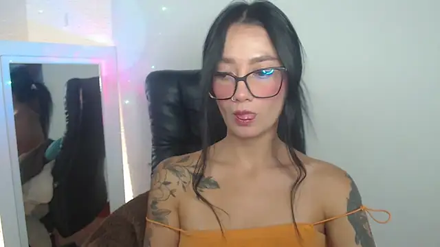 mariiana-diaz online show from 06/12/26, 03:22