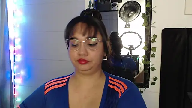 Snapshot of Alezapark chatting on 06/20/26, 01:14 Alezapark online show from 06/20/26, 01:14