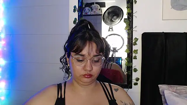 Snapshot of Alezapark chatting on 07/02/26, 02:00 Alezapark online show from 07/02/26, 02:00