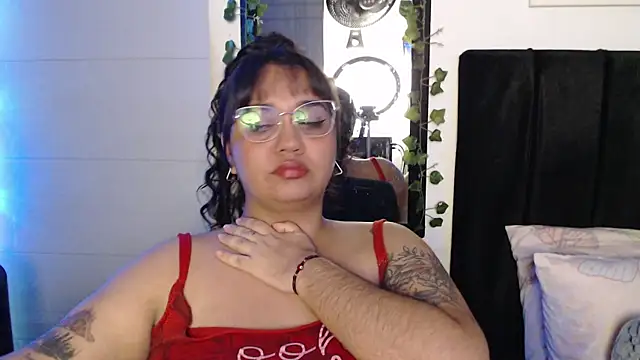 Snapshot of Alezapark chatting on 07/02/26, 10:10 Alezapark online show from 07/02/26, 10:10